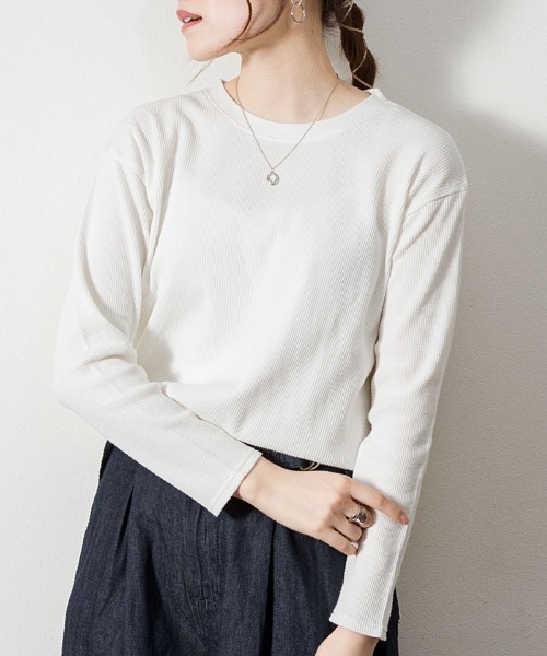 atONE（アットワン）の「atONE ワッフルカットソー テールヘム サイドスリット プルオーバー 長袖（Tシャツ/カットソー・レディース・ブラック/カーキ/杢グレー/ネイビー/ホワイト・LL～3L/4L～5L/M-L）」の6枚目の写真