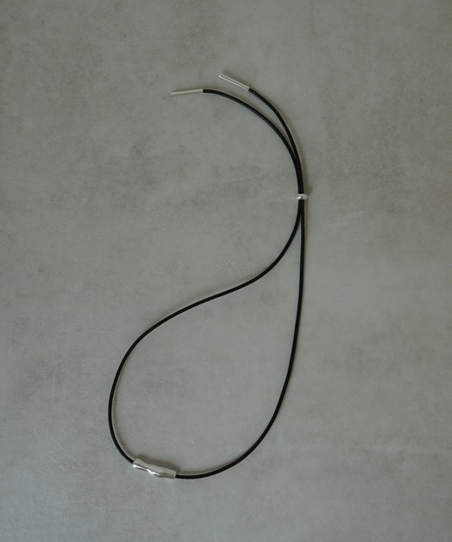 Lynn.（リン）の「cow leather choker（ネックレス・レディース・シルバー・FREE）」の2枚目の写真