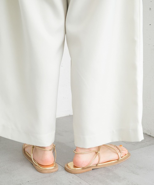 KBF（ケイビーエフ）の「ナローコードサンダル（サンダル・レディース・ブラック/ゴールド・36/38/37）」の3枚目の写真