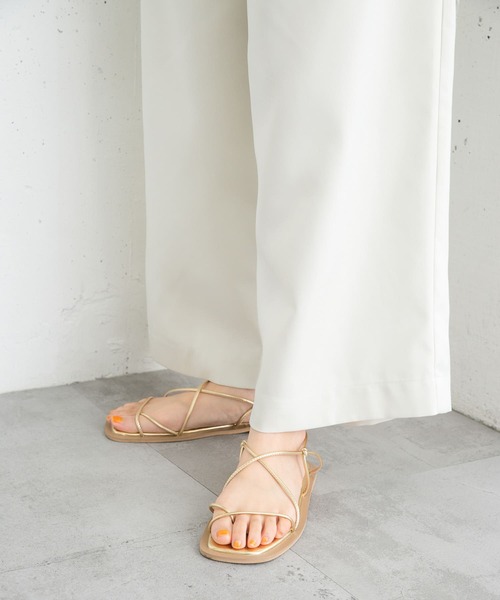 KBF（ケイビーエフ）の「ナローコードサンダル（サンダル・レディース・ブラック/ゴールド・36/38/37）」の11枚目の写真