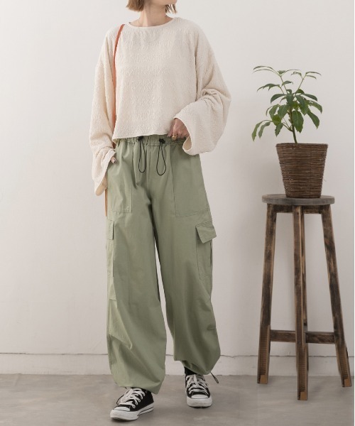 ad thie(アドティエ)の「ドローコード ボリュームカーゴパンツ(カーゴパンツ・レディース・ブラック/ライトカーキ・FREE)」の9枚目の写真