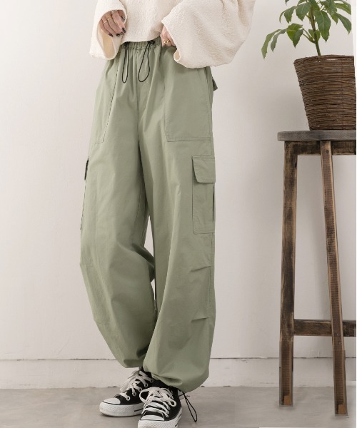 ad thie(アドティエ)の「ドローコード ボリュームカーゴパンツ(カーゴパンツ・レディース・ブラック/ライトカーキ・FREE)」の10枚目の写真