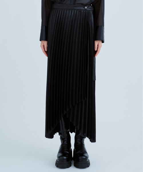 STUDIOUS（ステュディオス）の「【STUDIOUS/ステュディオス】レザーライクラッププリーツスカート（スカート・レディース・ブラック・FREE）」の14枚目の写真