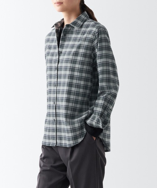 無印良品（ムジルシリョウヒン）の「両面起毛フランネルレギュラーカラー長袖シャツ（シャツ/ブラウス・レディース・イエロー系4/ホワイト系/レッド系2/オレンジ系/グリーン系1/グレー系7/グレー系6/ライトグレー系1・M/XS/L/XXL/XL/S）」の3枚目の写真