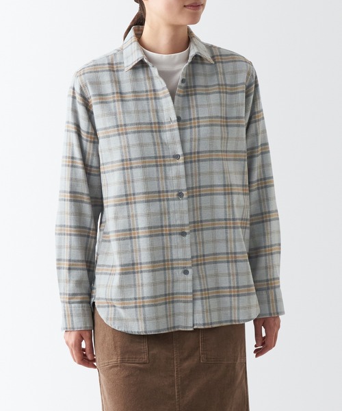 無印良品（ムジルシリョウヒン）の「両面起毛フランネルレギュラーカラー長袖シャツ（シャツ/ブラウス・レディース・イエロー系4/ホワイト系/レッド系2/オレンジ系/グリーン系1/グレー系7/グレー系6/ライトグレー系1・M/XS/L/XXL/XL/S）」の4枚目の写真