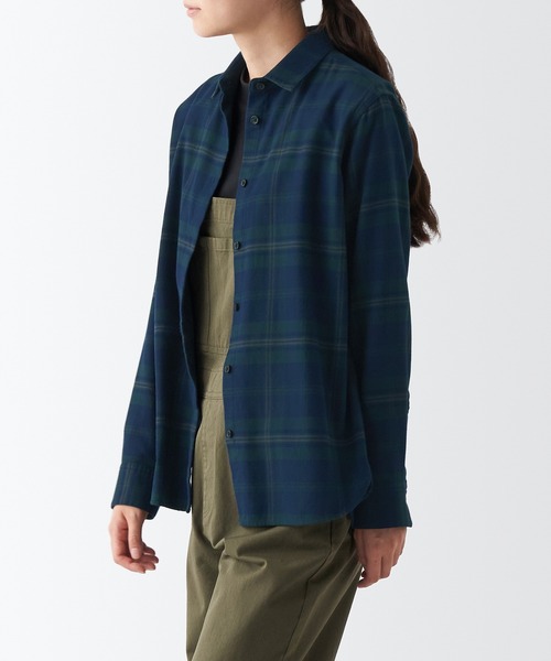 無印良品（ムジルシリョウヒン）の「両面起毛フランネルレギュラーカラー長袖シャツ（シャツ/ブラウス・レディース・イエロー系4/ホワイト系/レッド系2/オレンジ系/グリーン系1/グレー系7/グレー系6/ライトグレー系1・M/XS/L/XXL/XL/S）」の5枚目の写真