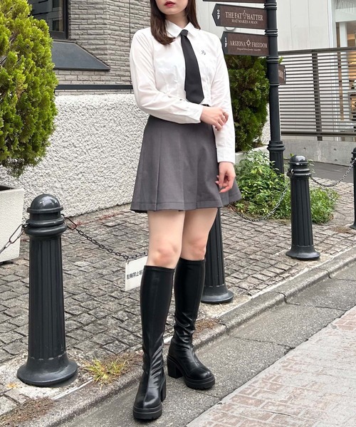 INGNI(イング)の「ネクタイ付刺しゅう入り/クロップドシャツ(シャツ/ブラウス・レディース・ブルー/オフホワイト・M)」の4枚目の写真