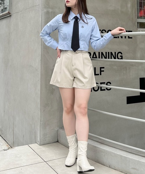 INGNI(イング)の「ネクタイ付刺しゅう入り/クロップドシャツ(シャツ/ブラウス・レディース・ブルー/オフホワイト・M)」の9枚目の写真
