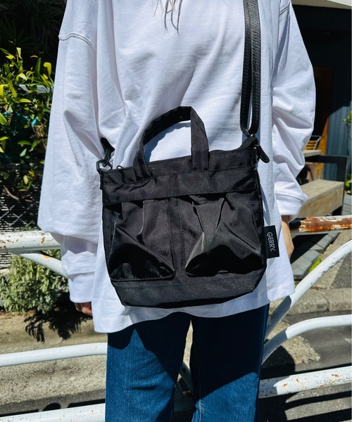 GERRY(ジェリー)の「GERRY / ヘルメットバッグ MINI / R1759(ショルダーバッグ・レディース・ダークグリーン/ブラック/ベージュ・ONESIZE)」の2枚目の写真