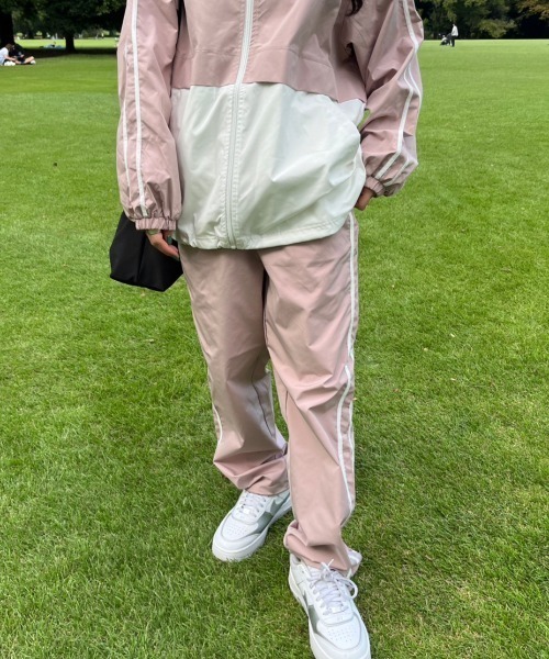 nemne store（ネンネストア）の「【低身長サイズあり】配色刺繍トラックパンツ（その他パンツ・レディース・ネイビー/アイボリー/ピンク・SMALL/MEDIUM）」の4枚目の写真