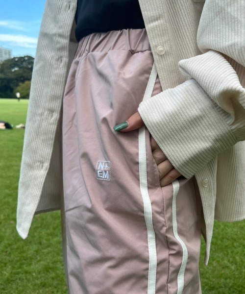 nemne store（ネンネストア）の「【低身長サイズあり】配色刺繍トラックパンツ（その他パンツ・レディース・ネイビー/アイボリー/ピンク・SMALL/MEDIUM）」の6枚目の写真