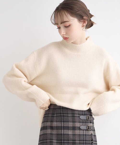 couture brooch（クチュールブローチ）の「◆【ゆるふわっと大人可愛い】ヤクライクハイネックニット（ニット/セーター・レディース・ピンク系/ライトパープル/アイボリー/ライトグレー・38/42）」の11枚目の写真