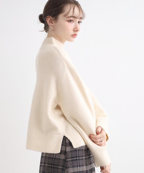 couture brooch（クチュールブローチ）の「◆【ゆるふわっと大人可愛い】ヤクライクハイネックニット（ニット/セーター・レディース・ピンク系/ライトパープル/アイボリー/ライトグレー・38/42）」の13枚目の写真