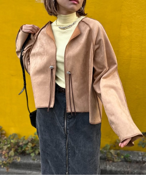 mi via loca（ミヴィアロカ）の「スウェード×ボア 配色ステッチコンチョ釦ラグランジャケット（ノーカラージャケット・レディース・ブラック/カーキ/ベージュ・FREE）」の20枚目の写真