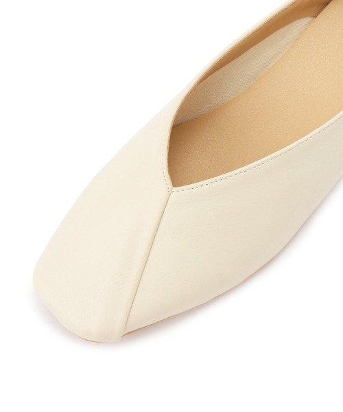 Juze（ジュゼ）の「スクエアトゥバブーシュパンプス（パンプス・レディース・オフホワイト/シルバー/ブラック・S/M/L）」の6枚目の写真