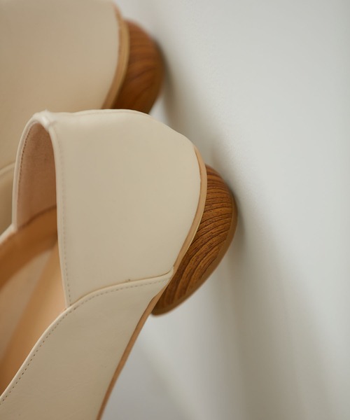 Juze（ジュゼ）の「スクエアトゥバブーシュパンプス（パンプス・レディース・オフホワイト/シルバー/ブラック・S/M/L）」の14枚目の写真