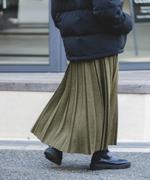 ITEMS URBANRESEARCH（アイテムズ アーバンリサーチ）の「フェイクスエードプリーツスカート（スカート・レディース・オレンジ/チャコールグレー/カーキ/ベージュ系その他・FREE）」の12枚目の写真