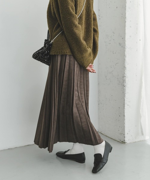 ITEMS URBANRESEARCH（アイテムズ アーバンリサーチ）の「フェイクスエードプリーツスカート（スカート・レディース・オレンジ/チャコールグレー/カーキ/ベージュ系その他・FREE）」の17枚目の写真