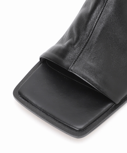 GRISE(グリーズ)の「GRISE5.5cmレザースクエアカバーサンダル(サンダル・レディース・ベージュ/ブラック系その他・MEDIUM/X-LARGE/LARGE/SMALL)」の16枚目の写真