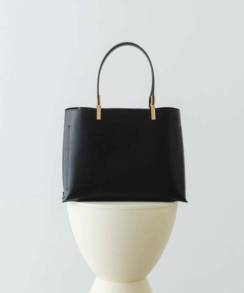 RODE SKO（ロデスコ）の「金具付きれいめトートバッグ（トートバッグ・レディース・ベージュ/ブラック/オフホワイト・ONE）」の3枚目の写真