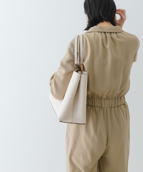 RODE SKO（ロデスコ）の「金具付きれいめトートバッグ（トートバッグ・レディース・ベージュ/ブラック/オフホワイト・ONE）」の15枚目の写真