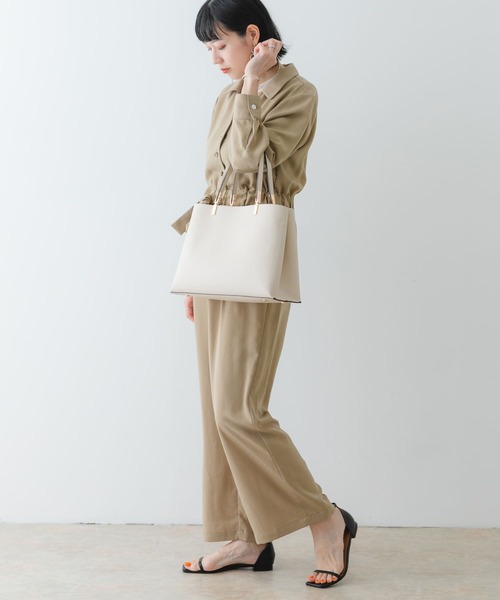 RODE SKO（ロデスコ）の「金具付きれいめトートバッグ（トートバッグ・レディース・ベージュ/ブラック/オフホワイト・ONE）」の10枚目の写真