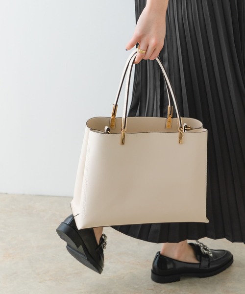 RODE SKO（ロデスコ）の「金具付きれいめトートバッグ（トートバッグ・レディース・ベージュ/ブラック/オフホワイト・ONE）」の17枚目の写真