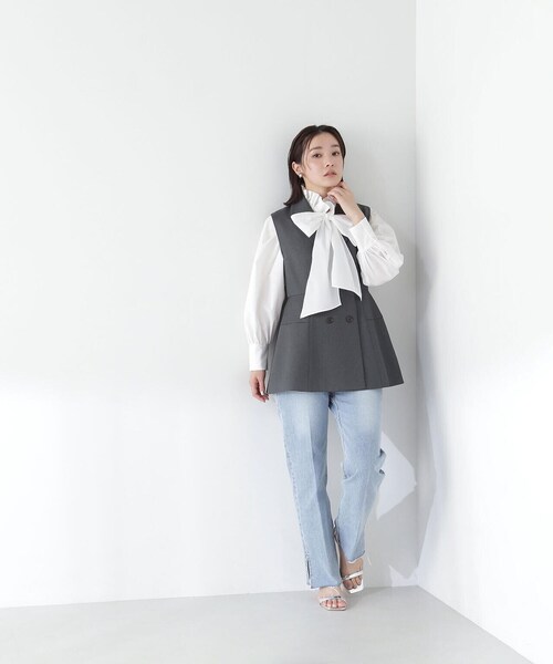 NATURAL BEAUTY BASIC（ナチュラルビューティーベーシック）の「◇テーラードペプラムジレ（ベスト・レディース・ベージュ/チャコールグレー・SMALL/MEDIUM）」の9枚目の写真