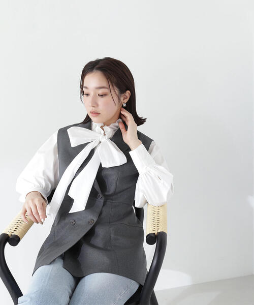 NATURAL BEAUTY BASIC（ナチュラルビューティーベーシック）の「◇テーラードペプラムジレ（ベスト・レディース・ベージュ/チャコールグレー・SMALL/MEDIUM）」の10枚目の写真