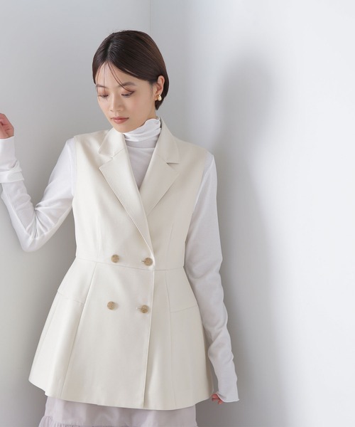 NATURAL BEAUTY BASIC（ナチュラルビューティーベーシック）の「◇テーラードペプラムジレ（ベスト・レディース・ベージュ/チャコールグレー・SMALL/MEDIUM）」の19枚目の写真