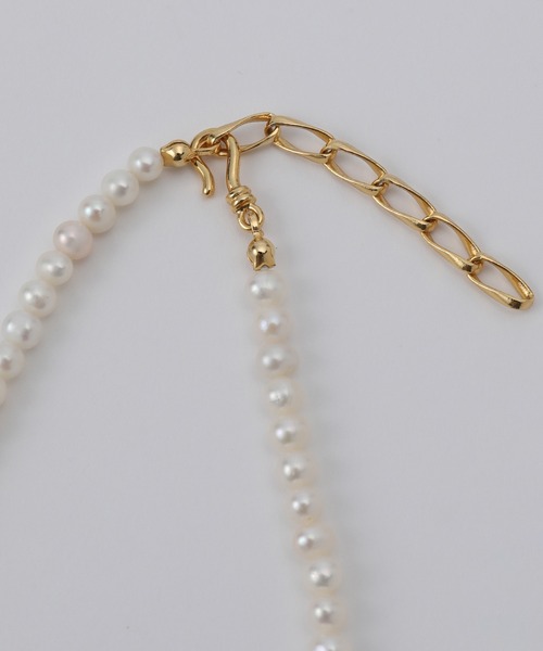 ROPE'(ロペ)の「ロープノットモチーフパールネックレス【メディア掲載】(ネックレス・レディース・ゴールド・FREE)」の2枚目の写真