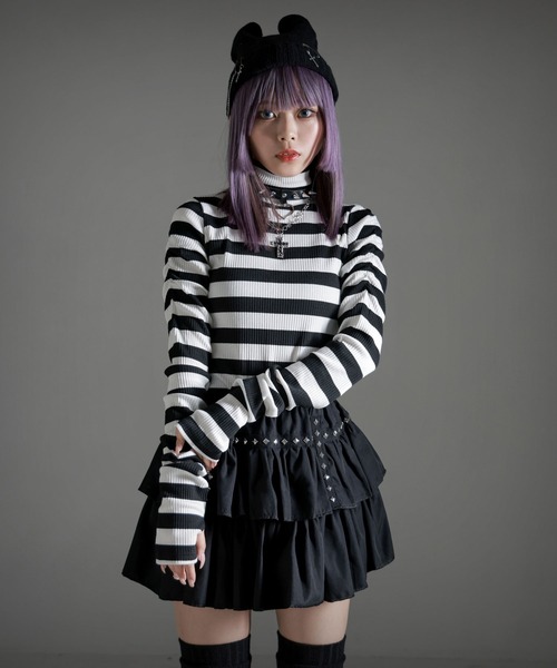 Diable baiser(ディアブルベーゼ)の「ロングスリーブ指穴タートルリブカットソートップス(Tシャツ/カットソー・レディース・ブラック/ホワイト・SMALL/MEDIUM/LARGE/LL/3L)」の3枚目の写真
