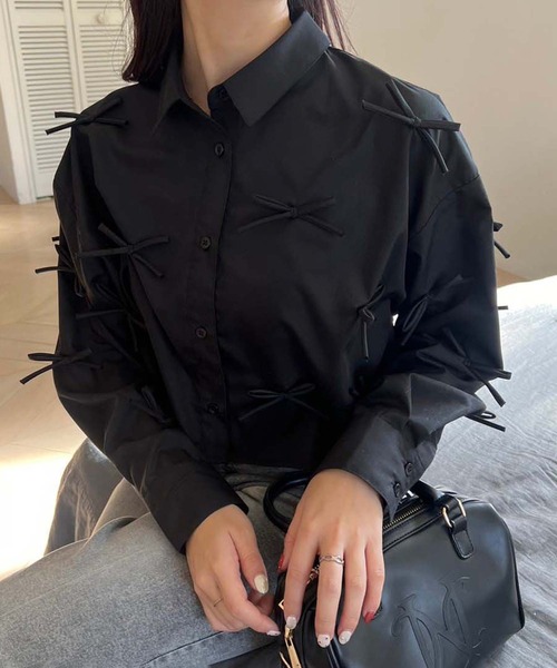 one after another NICE CLAUP(ワンアフターアナザーナイスクラップ)の「リボンいっぱいショートシャツ blouse collection(シャツ/ブラウス・レディース・サックスブルー/ブラック/オフホワイト・FREE)」の2枚目の写真