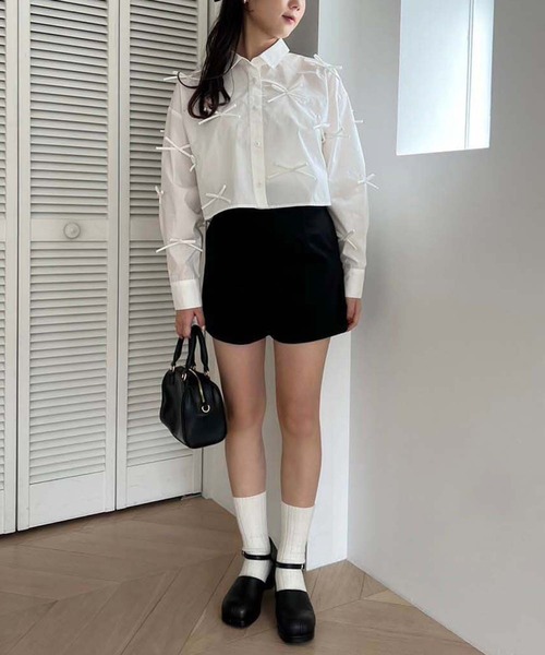 one after another NICE CLAUP(ワンアフターアナザーナイスクラップ)の「リボンいっぱいショートシャツ blouse collection(シャツ/ブラウス・レディース・サックスブルー/ブラック/オフホワイト・FREE)」の4枚目の写真