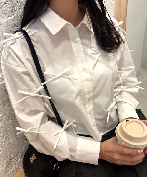 one after another NICE CLAUP(ワンアフターアナザーナイスクラップ)の「リボンいっぱいショートシャツ blouse collection(シャツ/ブラウス・レディース・サックスブルー/ブラック/オフホワイト・FREE)」の5枚目の写真