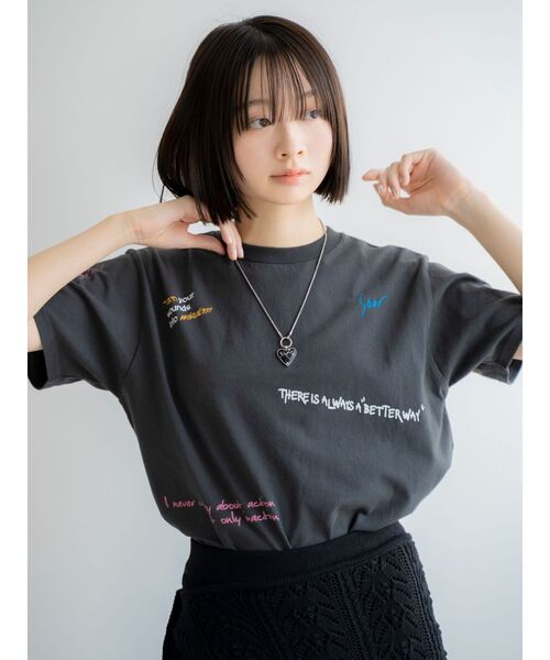 Ungrid(アングリッド)の「ミックスロゴデザインTee(Tシャツ/カットソー・レディース・チャコールグレー/オフホワイト/イエロー・FREE)」の22枚目の写真