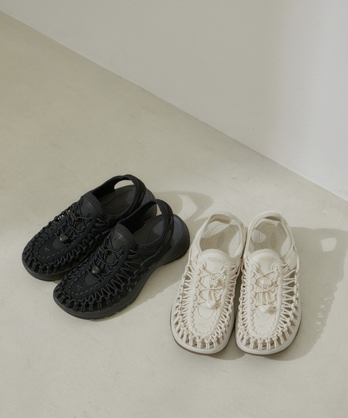 KEEN（キーン）の「【KEEN（キーン）】UNEEK ASTORIA/ユニークアストリアサンダル（サンダル・レディース・ブラック/キナリ・23.5cm/24.5cm/23.0cm/24.0cm）」の3枚目の写真