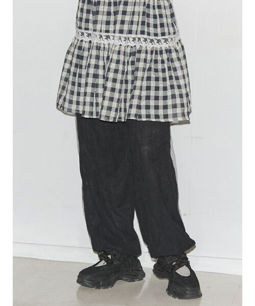 merry jenny（メリージェニー）の「チュールパラシュートパンツ（カーゴパンツ・レディース・オフホワイト/ブラック/ピンク・FREE）」の3枚目の写真