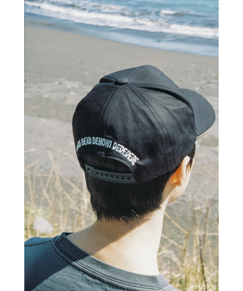 JOURNAL STANDARD(ジャーナルスタンダード)の「デッドデッドデーモンズデデデデデストラクション EX CAP(キャップ・メンズ・ブラック/ブラック系その他・FREE)」の6枚目の写真