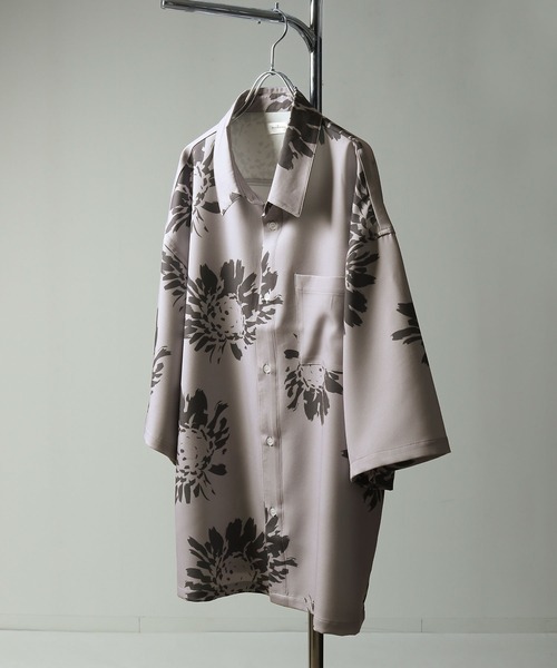 NILWAY（ニルウェイ）の「ドレープ ルーズハーフスリーブ総柄 半袖シャツ（シャツ/ブラウス・メンズ・グリーン系/ブラック系3/グレー系/グリーン系1/ブラック系2/ブラック系1/ブラック系/ホワイト系1/ホワイト系・LARGE/MEDIUM）」の7枚目の写真