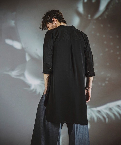 NO ID.(ノーアイディ)の「【NO ID.】Band Collar Changing Long Sheer Shirt / バンド カラー チェンジング ロング シアー シャツ(シャツ/ブラウス・メンズ・ホワイト/ブラック/グレー・1/2)」の17枚目の写真