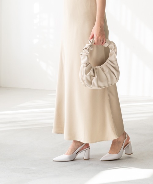 menue luxe(メヌエリュクス)の「スリングバック 台形ヒール パンプス(パンプス・レディース・ベージュ/ホワイト/ブラック/ブラウン系・35/36/37/38/39)」の7枚目の写真