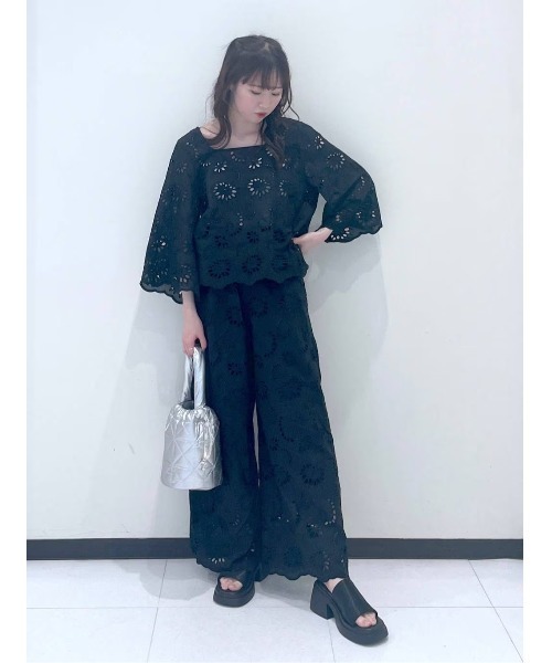 BAYFLOW（ベイフロー）の「２WAYスカラップレースプルオーバー（シャツ/ブラウス・レディース・カーキ/ブラック/オフホワイト・FREE）」の10枚目の写真