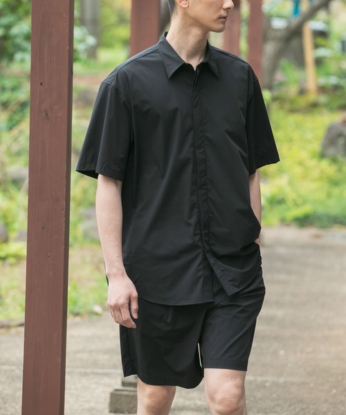URBAN RESEARCH(アーバンリサーチ)の「『撥水』『UR TECH MoLight』SHIRTS(シャツ/ブラウス・メンズ・ブラック/グレー/グリーン系その他・MEDIUM/LARGE)」の2枚目の写真