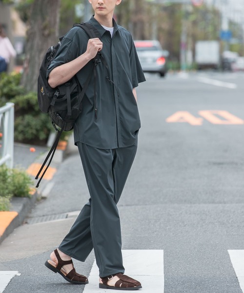 URBAN RESEARCH(アーバンリサーチ)の「『撥水』『UR TECH MoLight』SHIRTS(シャツ/ブラウス・メンズ・ブラック/グレー/グリーン系その他・MEDIUM/LARGE)」の4枚目の写真