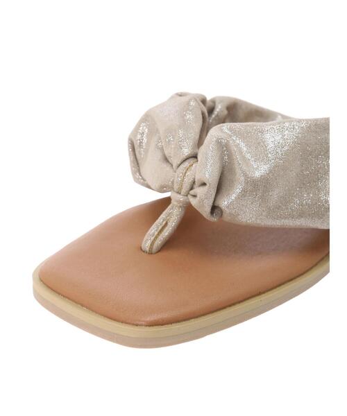 ehka sopo(エヘカソポ)の「トングリボンラメサンダル(サンダル・レディース・ブラック/ゴールド/シルバー・M/L)」の6枚目の写真