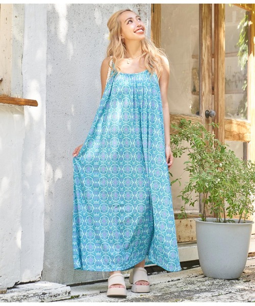 anap mimpi（アナップミンピ）の「タイルデザインフレアマキシワンピース（ワンピース・レディース・ピンク/ミント・FREE）」の2枚目の写真