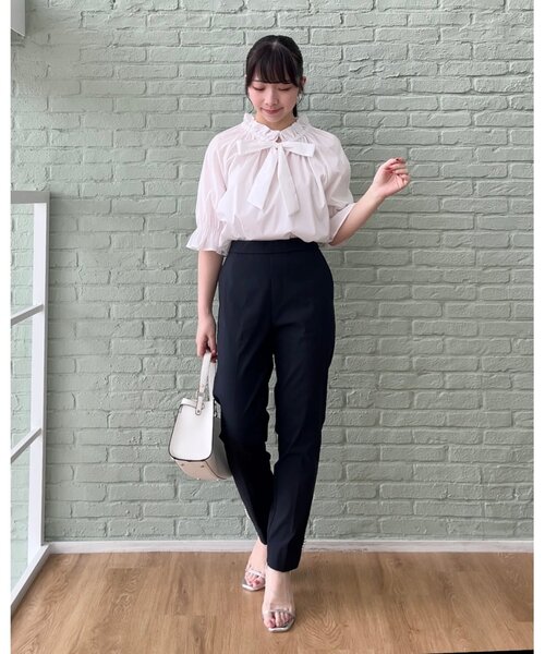 couture brooch(クチュールブローチ)の「◆【オフィス/通勤にも◎】裾パール調・カーブスリットハイパーパンツ(その他パンツ・レディース・ブラック/ネイビー/ブラック系1・34/40/38/42/36)」の6枚目の写真