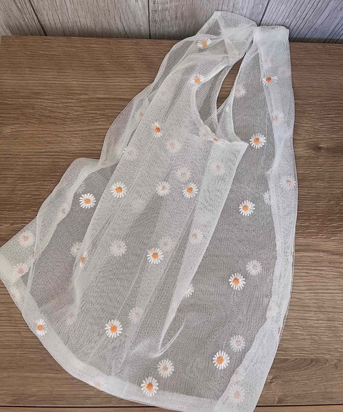 Mignonjour(ミニョンジュール)の「Mignonjour/デイジー柄シアートートバッグ M2476(トートバッグ・レディース・ホワイト/パープル/ベージュ/グリーン/ピンク/ベビーピンク/ブラック/ブルー・FREE)」の1枚目の写真