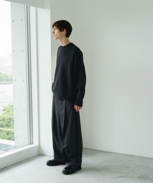 STERNBERG(スタンバーグ)の「スーパーエクストラファインメリノクルーリブニット(ニット/セーター・メンズ・ブラック/チャコールグレー・MEDIUM/LARGE)」の4枚目の写真